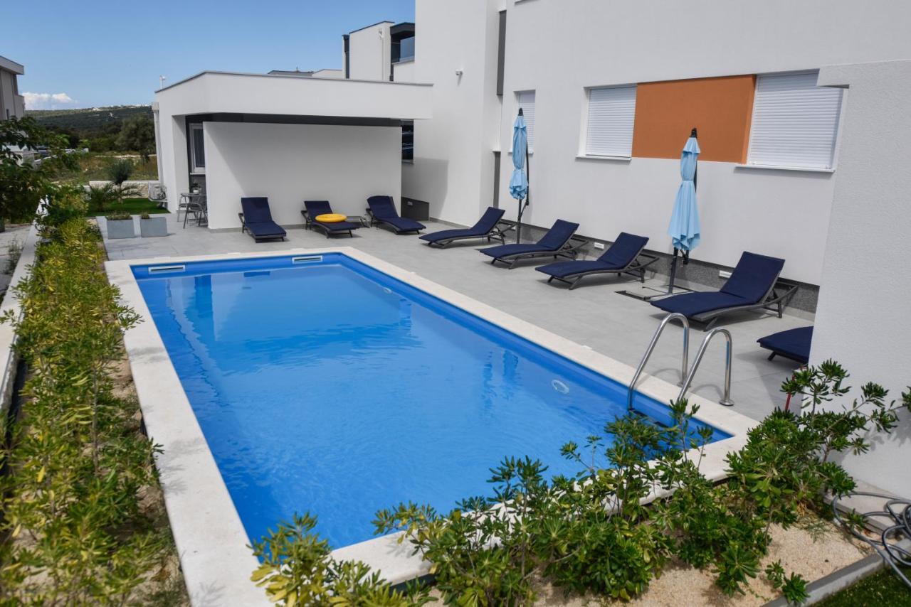 Pool Apartments & Rooms Mare نوفاليا المظهر الخارجي الصورة