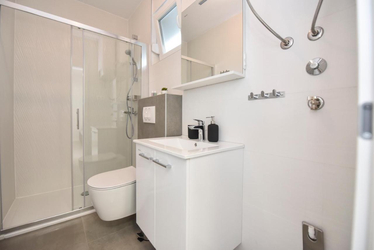 Pool Apartments & Rooms Mare نوفاليا المظهر الخارجي الصورة